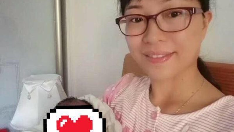 新手妈妈该请月嫂还是育儿嫂
