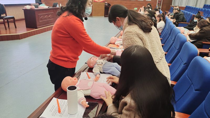 婴儿湿巾成分安全规范揭秘：揭秘婴儿湿巾成分，确保宝宝肌肤安全